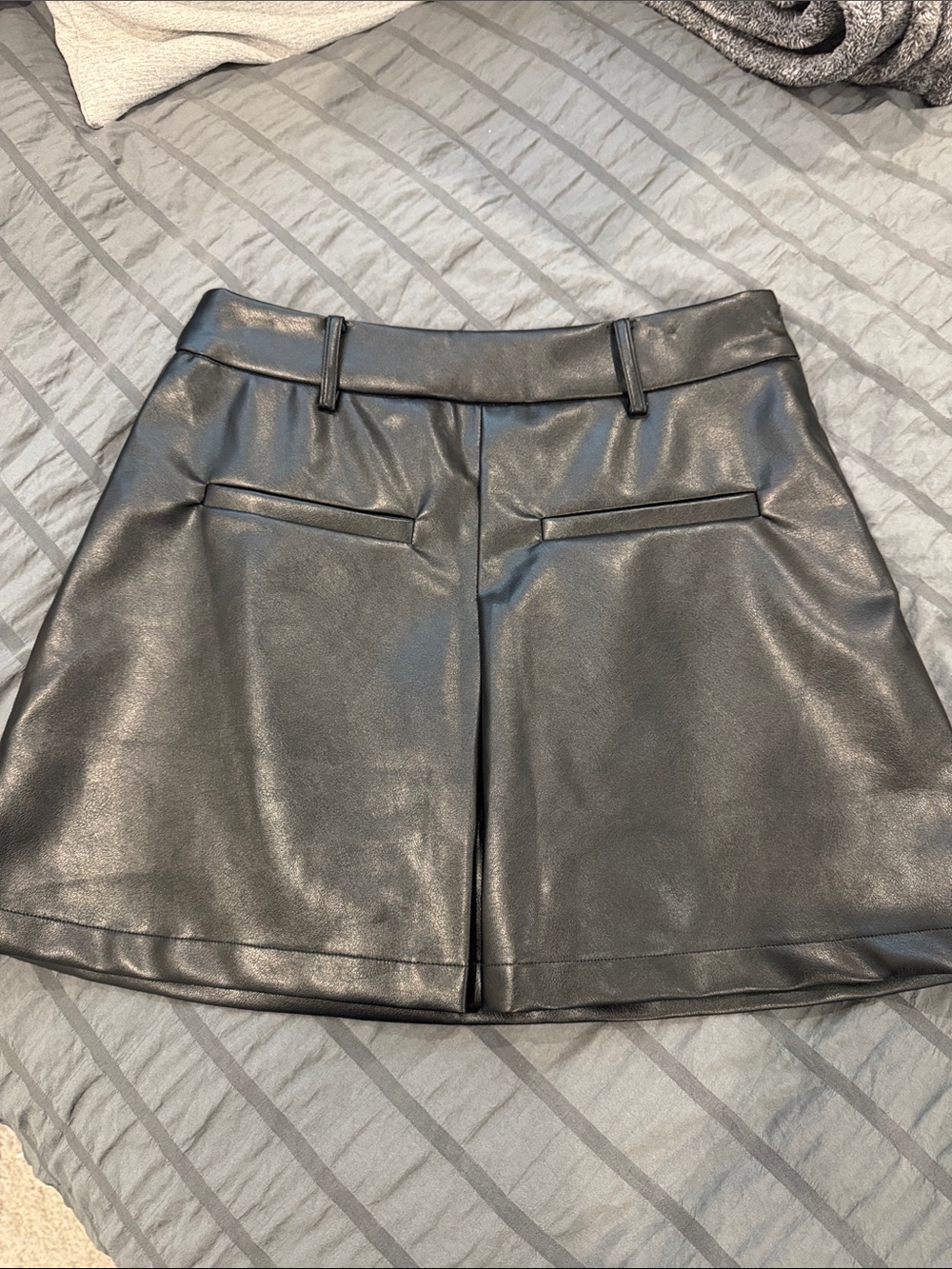 Commense Black Faux Leather Skort
